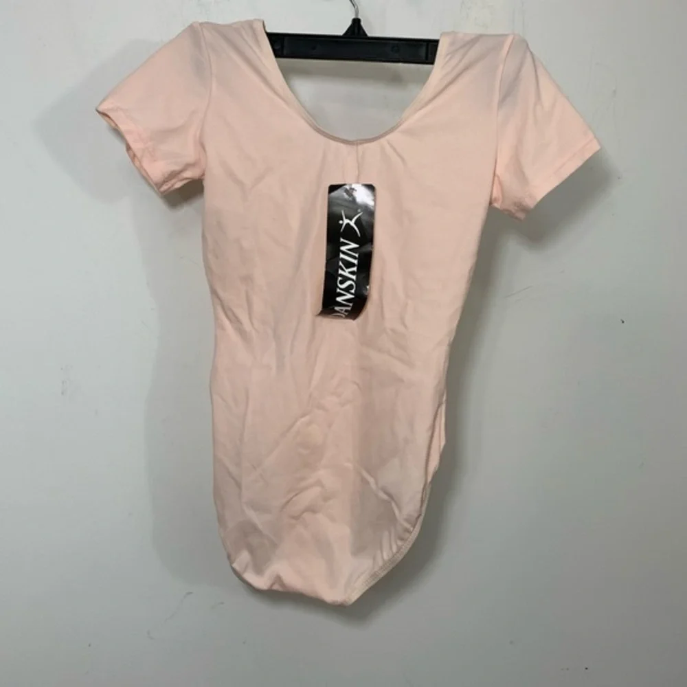 NWT Danskin 9391 theatrical short sleeve leotard